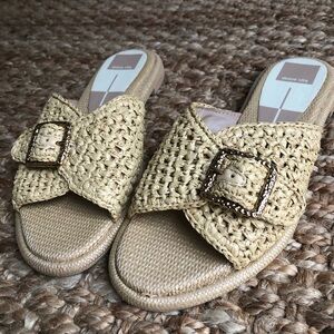 New: Dolce Vita Alonzo Raffia Buckle Slide. Size 8.5